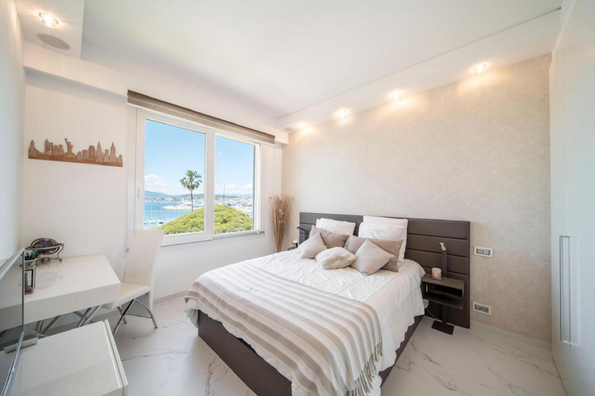 Appartement Stunning 3 Bedrooms With A Sea View Terrace *