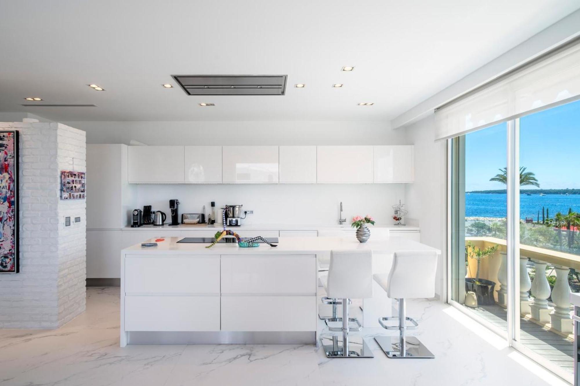 Stunning 3 Bedrooms With A Sea View Terrace Cannes