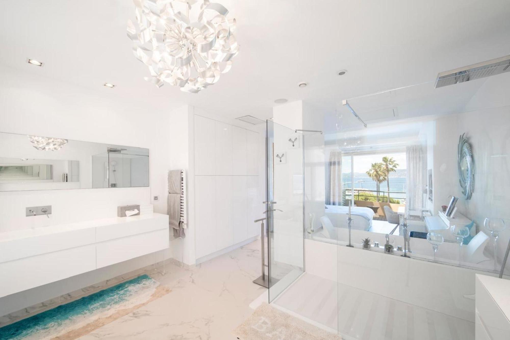 Stunning 3 Bedrooms With A Sea View Terrace