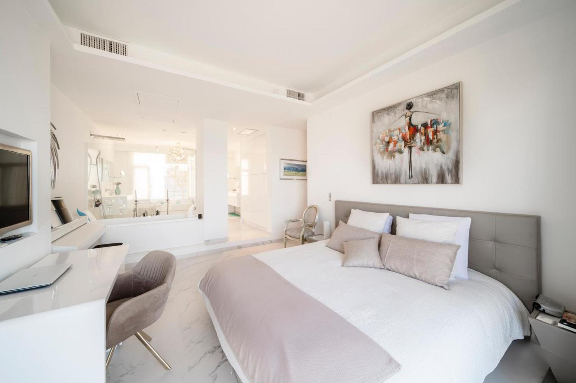 Stunning 3 Bedrooms With A Sea View Terrace * Cannes