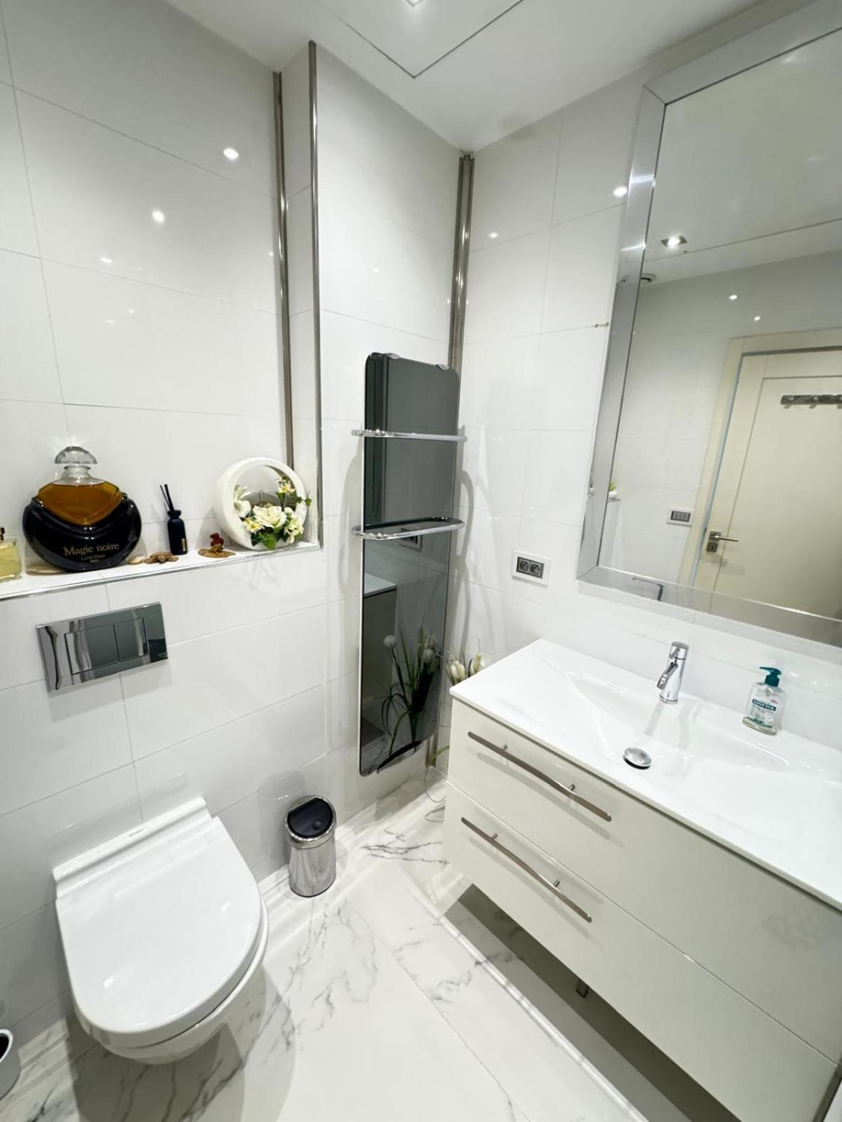 Stunning 3 Bedrooms With A Sea View Terrace Appartement